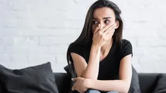 Why Your Brain ‘Loves’ Negative Thoughts: Psychologist Reveals 3 Surprising Reasons