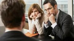 What Looking Away While Talking Really Means: Psychologists Share Their Insights