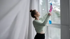 Streak-free glass made easy: the tiny ingredient pros use for lasting shine